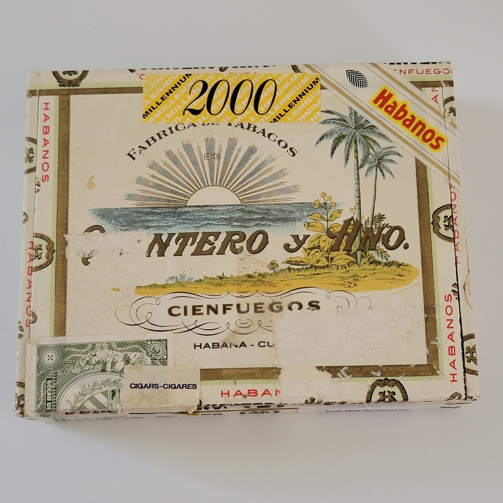 Habanos Wood Cigar Box - Vintage Design Y2K Storage Decor